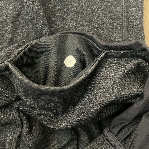 Lululemon pants! Excellent condition!! - Picture 3 of 3